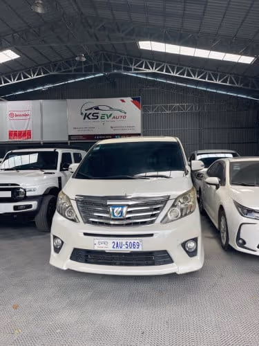 Toyota Alphard 2012