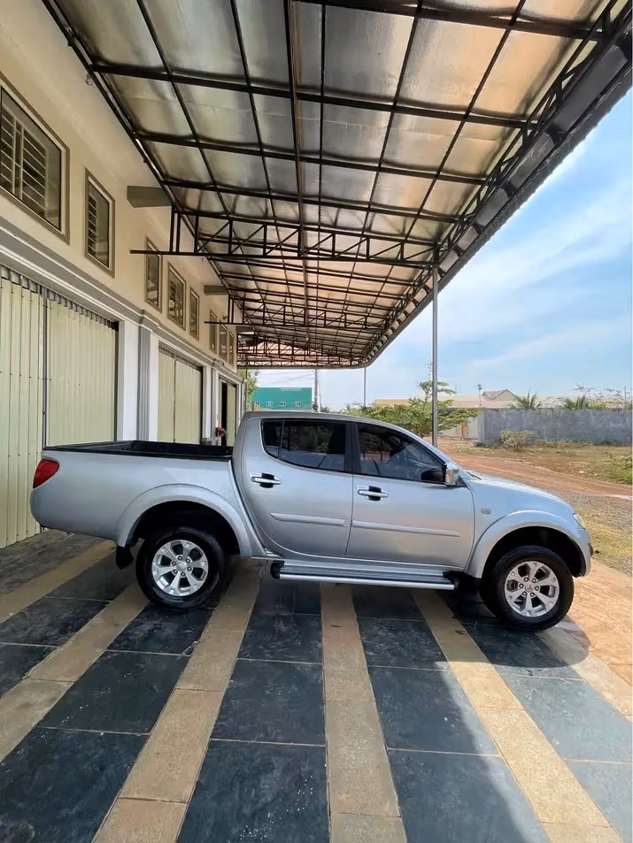 Mitsubishi Triton 2023