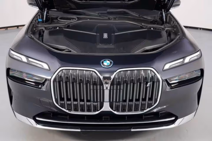 BMW i7 2024