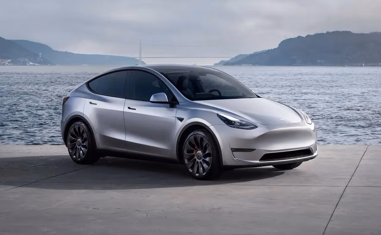 Tesla Model Y 2024