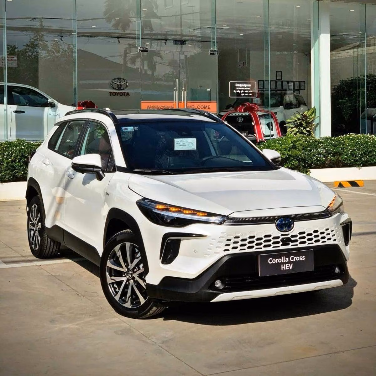 Toyota Corolla Cross Hybrid Electric 2026