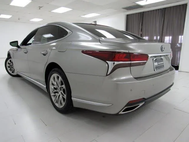 Lexus LS