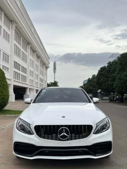 Mercedes Viano