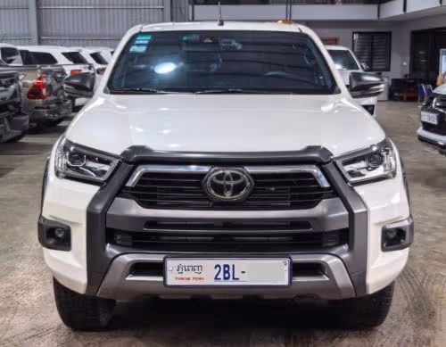 Toyota Hilux REVO 2021