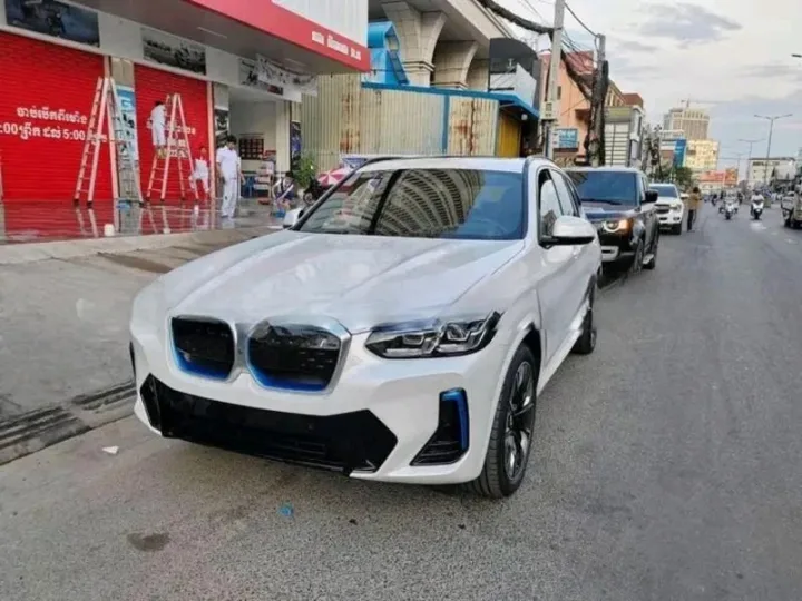 BMW iX3