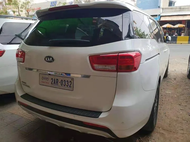 Kia Carnival