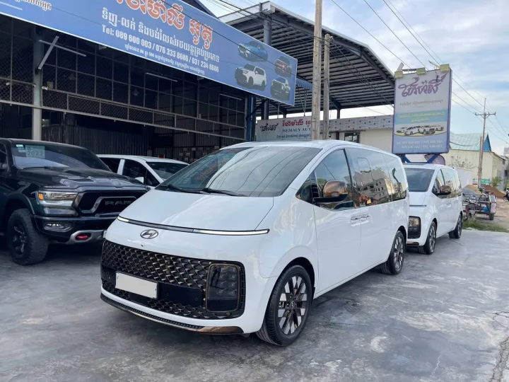Hyundai Staria Lounge