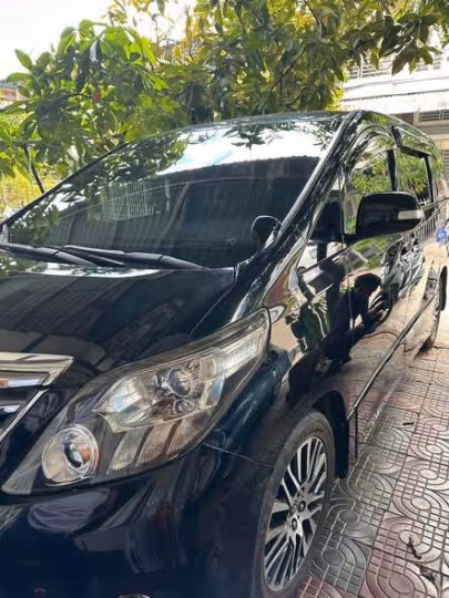 Toyota Alphard 2012