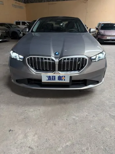 BMW i5