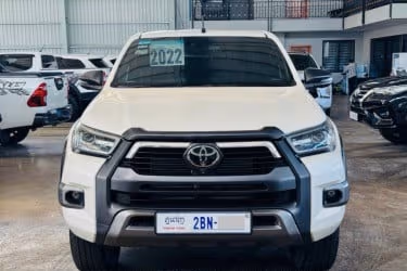 Toyota Hilux REVO 2022