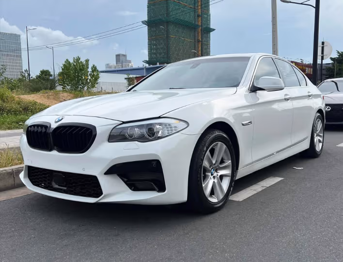 BMW 5 Series Sedan 2012